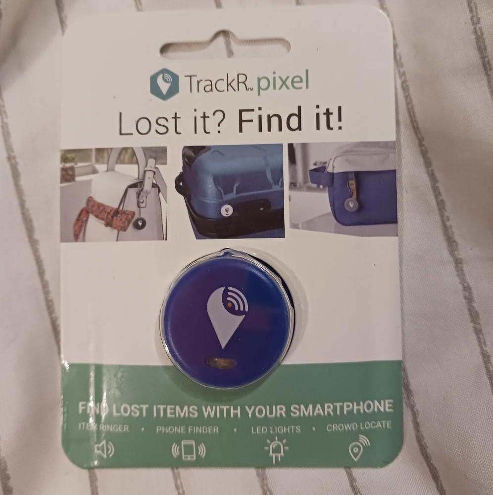 NWT!! TrackR.pixel Lost it? FIND IT!! TRACKER!!